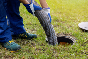 Pumping out household septic tank